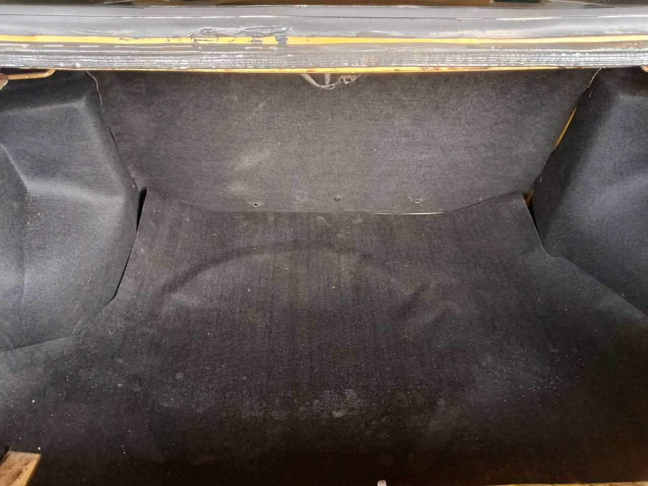 مساء الخير سياره للبيع سايبه موديل 14 نظيفه تحويل مباشر ارقم نكليزي طلعه سياره حلوه  مصفره هيئة وغرامات سعر 30مكاني دوره ابودشير رقم الهاتف ***********
