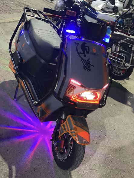 للبيع موطور شحن سكنس
شرط بطاريات على فحص والسعر على خاص 
مرسل رقم *********** @إشارة
