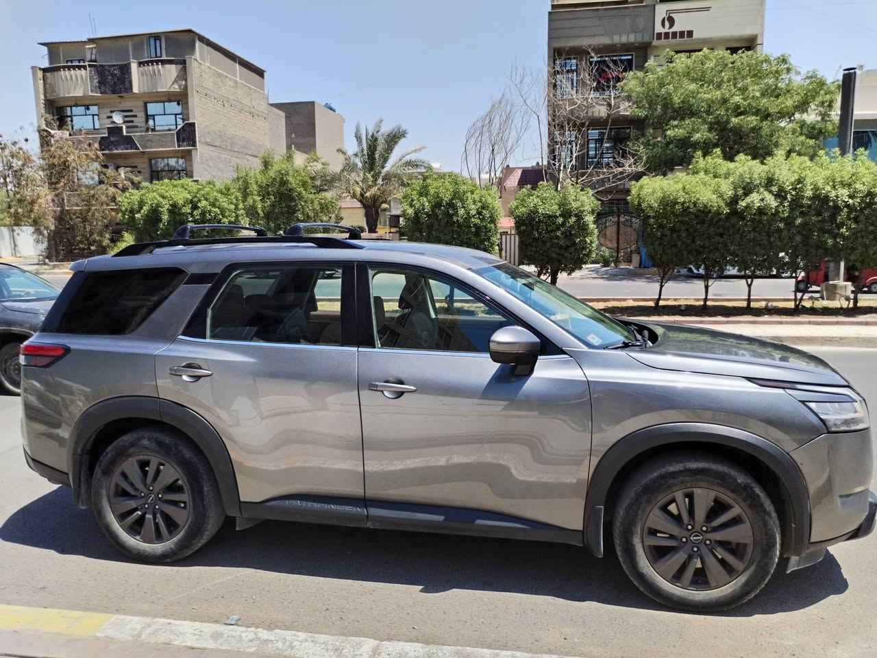 السلام عليكم
NISSAN PATHFINDER SV
موديل2022 . 
العداد64500 الف كم فقط 👌
حجم المحرك 3500 V6. 
رقم الشاصي5N1DR3BC1NC216201

المواصفات 
*دخول ذكي. 
*كاميرا خلفية. 
‏*نقطة عمياء. 
*تحديد مسار.   
*حساسات خلفية. 
*تحكم في المقود. 
*شاشة كاربلي اندرويد.  
‏*مقعد السائق كهربائي. 
*تبريد مركزي 3 قطع. 
*رادار امامي وخلفي وجوانب. 
*بصمة تشغيل وتشغيل عن بعد. 
*كير اوتماتيك 9 سرعات مع تبديل يدوي في المقود. 
*حادث دعامية وبيها باب صبغ با امريكا 
السيارة رقم اربيل باسمي 
موجودة السيارة بغداد 
السعر 278 وبي مجال 
الاتصال ***********

