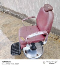 كرسي حلاقه للبيع مابي شي السعر (80) بي مجال للستفسار اتصل(07705748630)