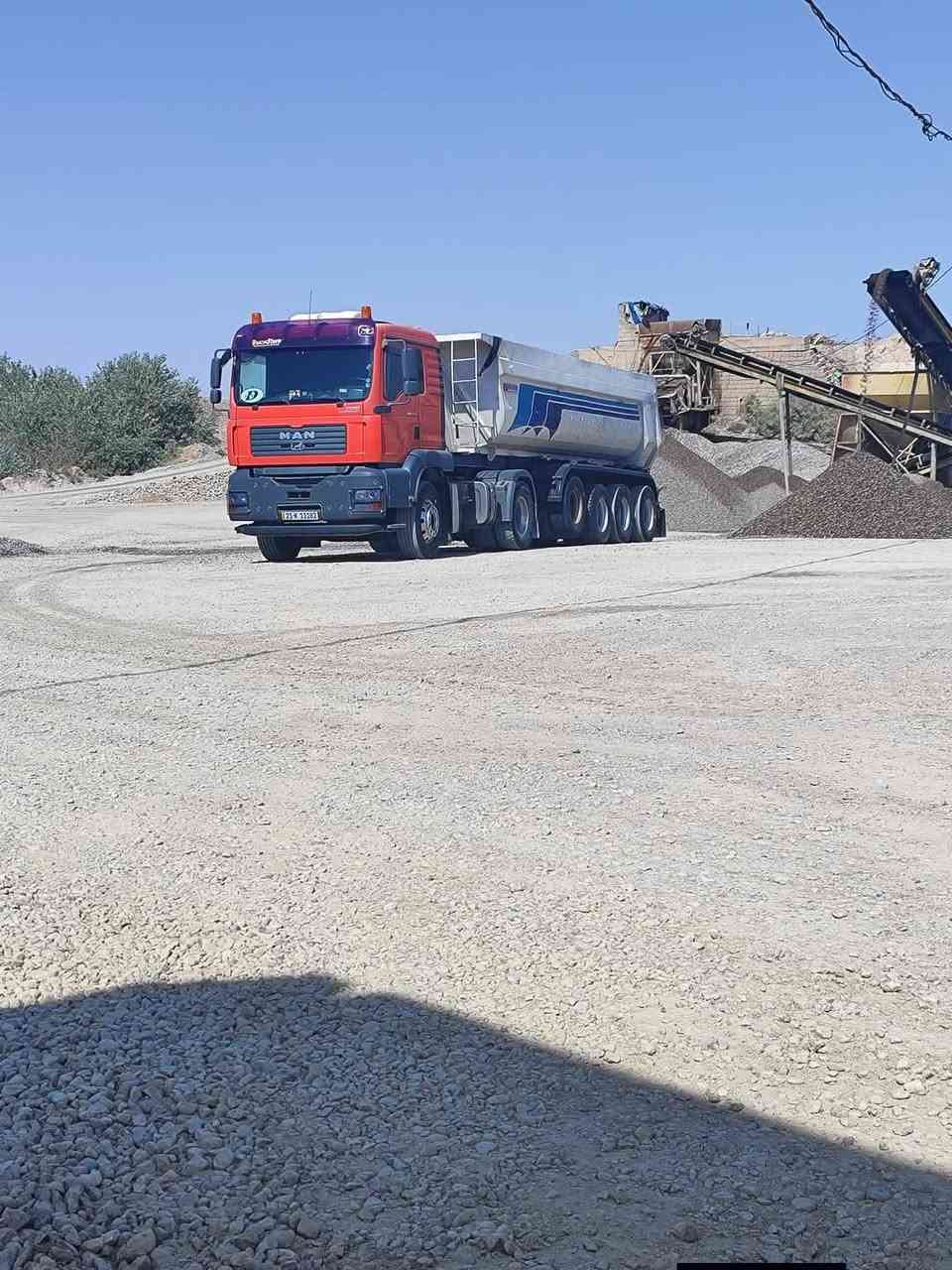 مان تيكه ٢٠٠٦ كير اوتماتيك مكينه ٤٣٠ كبس عربانه ماك نيسان ٤ دناكير تخم تبريد شغال + سبلت خزن + تخم ويل كروم سياره جاهزه العمل ***********
