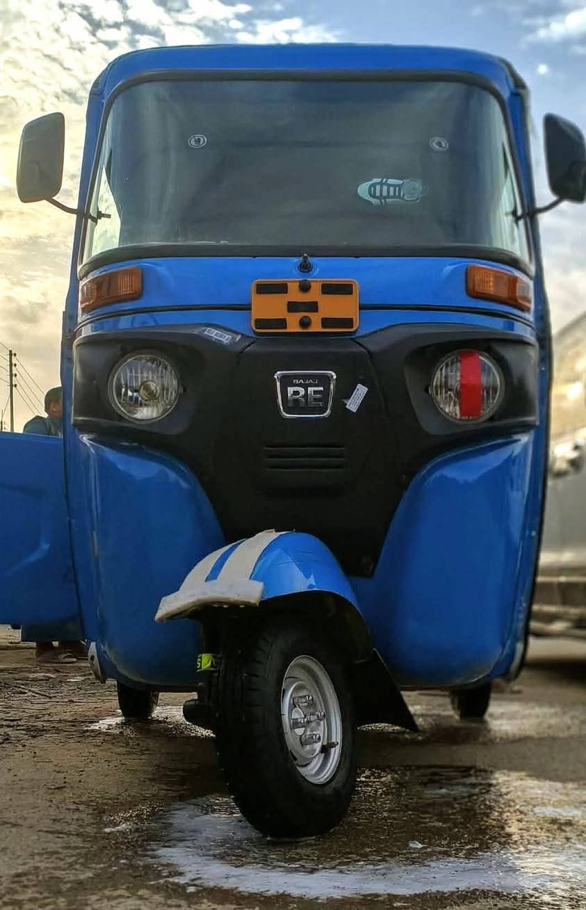 سلام عليكم.......
تكتك البيع 22شهر8......... 

كفاله عامه كشر ومكينه رقم واسط مكان ذي قار قلعه سكر ***********
