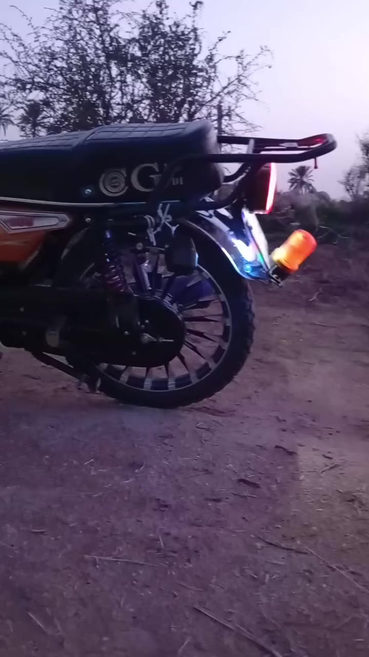 موطور للبيع السعر خاص او دك على هاذ رقم ***********
