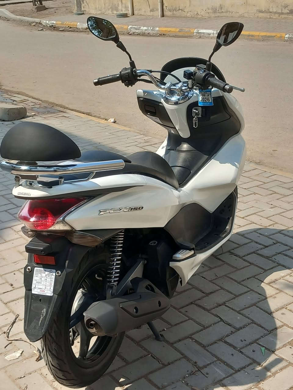 سلام عليكم....
دراجه للبيع بي سي اكس الجيل الاول  
 
دراجه شلعه معدل كهربائيات كلهه شغاله دراجه جديده   بلادية أي نقص مابيهة دهن جديد 
جيب فيتر وتعال افحص
العنوان بغداد مدينه الصدر مطعم ليمنونه الاستفسار الاتصال على الرقم 📞***********
