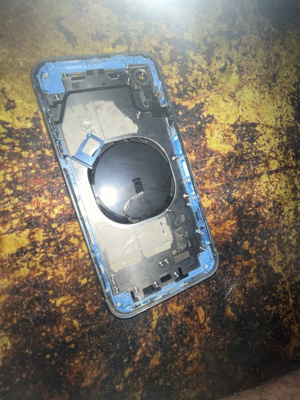 شاصي xr نضيف ب10 بس وين اهل الصيانه لو لعنده xr شاصيه تعبان تعال اخذه ب10 ***********
