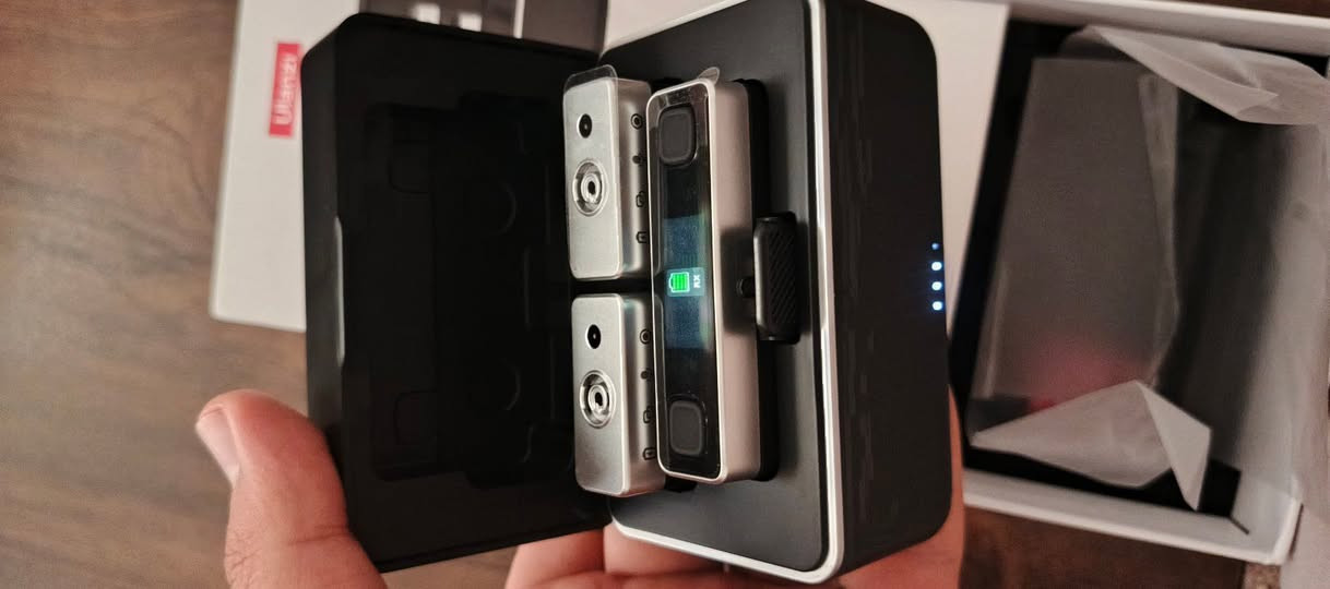 هذا الميكروفون هو Ulanzi AM18 (U-Mic)، وهو واحد من الخيارات الممتازة والمنتشرة حالياً في سوق صناع المحتوى (تيك توك، يوتيوب، مقابلات) بسبب تصميمه الأنيق الذي يشبه الكاميرات الكلاسيكية وأدائه القوي.
​مايك عالمي سعره ١٧٠  ب سوك انطوني بي سعر وبلعافيه


**إذا كنت صاحب هذا الإعلان وتريد حذفه لأي سبب، رجاءا أرسل رسالة إلى الدعم الفني**