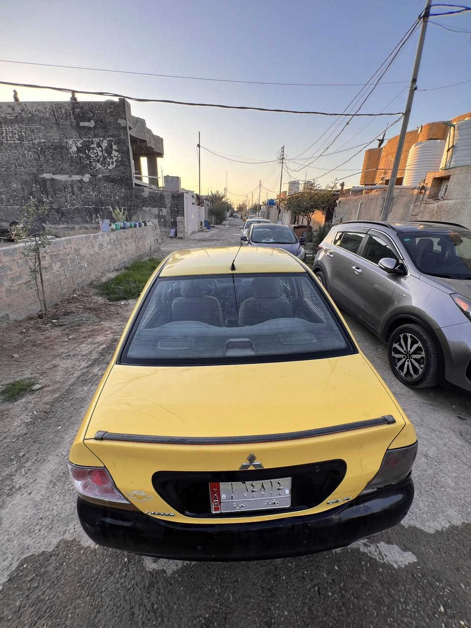 مكينه ٢٠٠٠ جديده قبل أسبوعين شادها
كلج جديد 
تخم تاير
بدون صبغ 
بيها باب خلف السائق تبديل بدون دواخل

تبريد شغال 
السعر نهائي ٥٨
بغداد تحويل مباشر
عنواني تقاطع النهروان
او بغداد الجديده
***********
