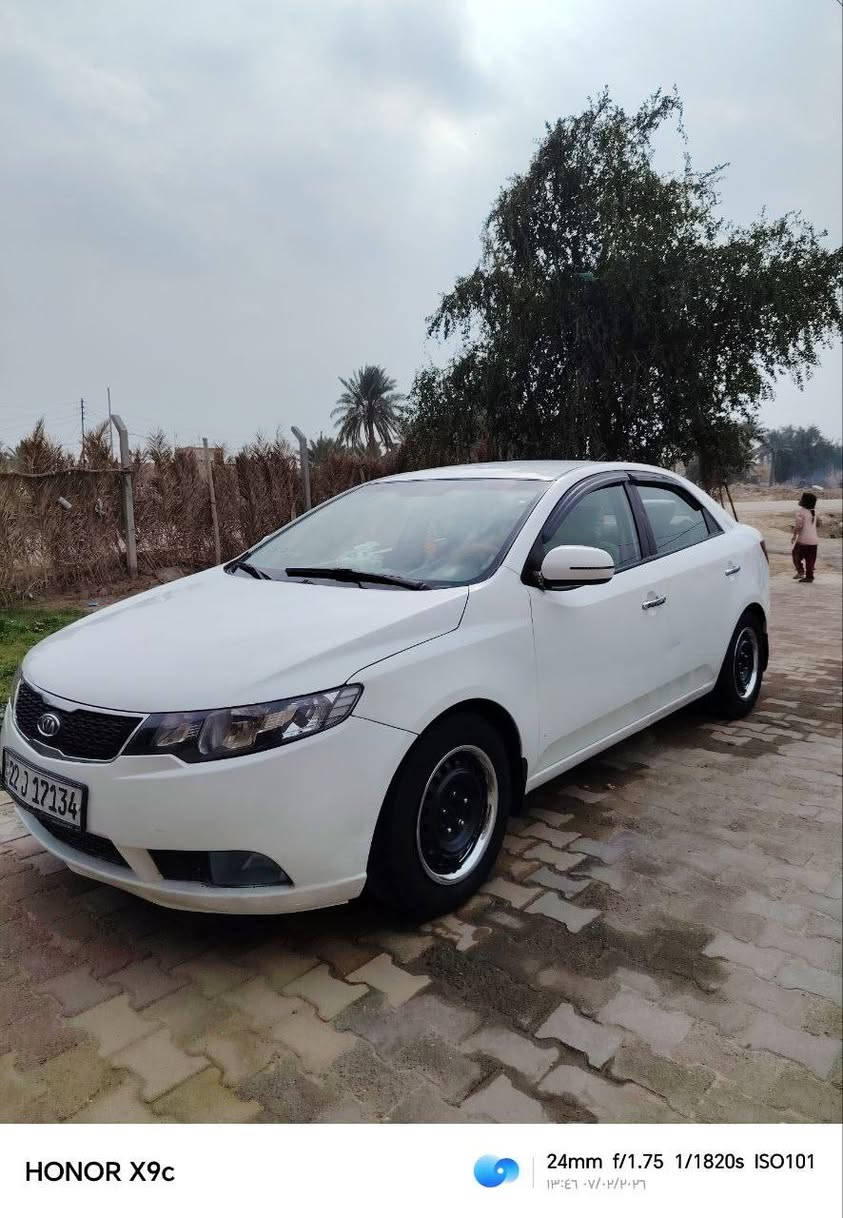 السلام عليكم سيراتو موديل ٢٠١١ خليجي كفاله عامه  مباشر مكينه ١٦٠٠ مواصفات شاشه تحكم ستيرن جهتين تبريد شغال تخم تاير حداديه خلفي امامي جديد مكان ديوانيه السعر ١٠٥ وبيهه مجال ***********
