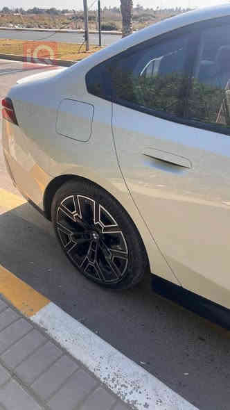 530i
M
2025
سيارة خليجية عروش ضمان العروش 
بعدة زيرو 
بيها ضمان صيانة ٤ سنوات
ماشية ١٧ الف كليو
بيها طخة بالدعامية الخلفية ومصلحة بالوكالة

المواصفات فول 1-1
كراسي تدفئة -تبريد
تبريد ١٠ منافذ
‎4كاميرات
‎5بردات
قيادة الية
صندوك كهرباء
داتا شو
اوتو هولد
اوتو بارك
رجوع الى الخلف تلقائي
وبعد هواية مواصفات
فول للاخير
رقم بغداد اسمي 
سيارة انظف احلا في الصور 
السعر 94 مليون عراقي  بية مجال بسيط
للاتصال ***********
بغداد العامرية
