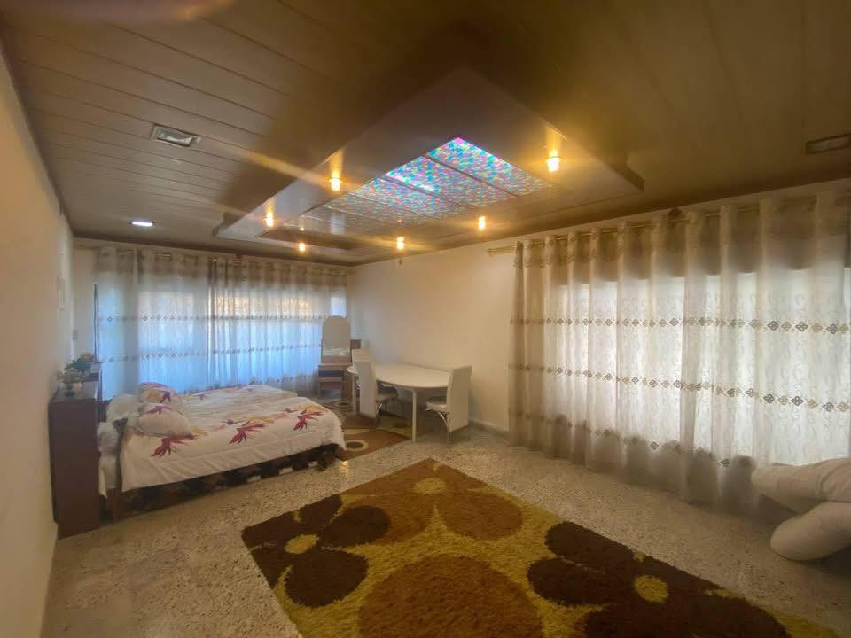 {عنوان الفخامه}
              { دار للعوائل الكبيره}

دار للبيع 400 متر واجه 20 متر طابقين طابو صرف موقع مميز جداً جداً 

محتويات البيت/ 

طابق الاول/ غرفتين نوم و هول و استقبال و مطبخ حار و بارد و مخزن و كراج و حديقه و بير ماء و نضام دكتات و منضومه كامرات مراقبه 

طابق الثاني/ 4 غرف نوم و هول و صحيات و مخزن 

الموقع/ واحد اذار قرب مول السلام

السعر/ اضغط الرابط https://t.me/AlFayslrealestate***********/2839   
__________

للاستفسار مراسله الصفحة على 
الرسائل الخاصه 

‌‎او الاتصال بالارقام⬇️📞 
***********
***********

او زيارة ⬇️⬇️⬇️

(( مكتب الفيصل))

📍 كركوك/ نهاية شارع القدس /
(مجمع فلوريا) قرب من مصرف اهلي العراقي 

او 
مشاهده صفحات المكتب على 

(فيسبوك) https://www.facebook.com/profile.php?id=100066592845440&mibextid=LQQJ4d

(تلكرام) https://t.me/AlFayslrealestate***********

(انستكرام) https://instagram.com/al_faisal.iq

 ___
‌‎🏡 الفيصل للعقار_AL FAYSAL 🏡
‏AL-FAYSAL (Real estate & Contracts)

* نستقبل جميع عروضاتكم السكنية 🏠 والتجارية 🏡 بكافة مناطق كركوك
