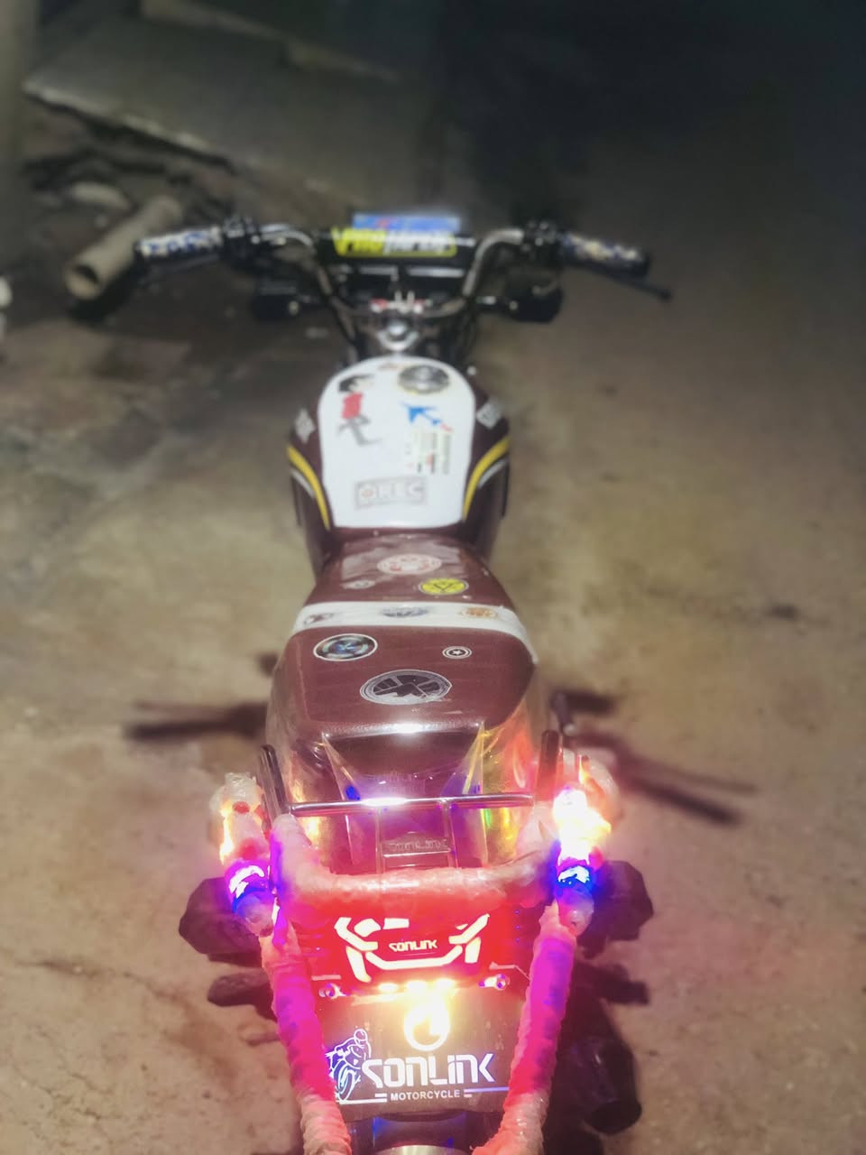 السلام عليكم 
دراجه تايكر موديل 2025 
كفاله عامه من التاير للتاير كفاله حته من الشخط 
الدراجه خير من الله شلعه تخبل مكينه ناعمهه 
صالنصه رياضي ربع الكهربائيات كفاله اي نقص مابي 
المكان (ديالى الخالص) المو شراي لا يكسر بحلال العالم السعر خاص  
الرقم / ***********
