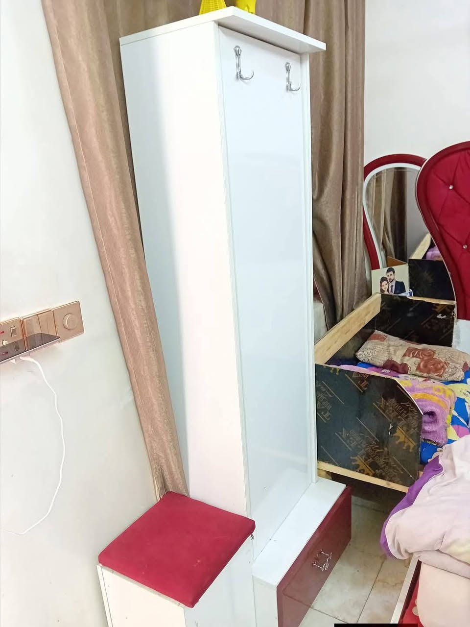 غرفه تركيه نضيفه تسع قطع بسعر مناسب مستعجل علبيعتها راسلني خاص الرقم الهاتف *********** متوفر وتساب
