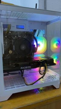 شباب pc نضيفه قبل ١١ شهر من اشتريتها الله شاهد   • المعالج: Ryzen 5 55...