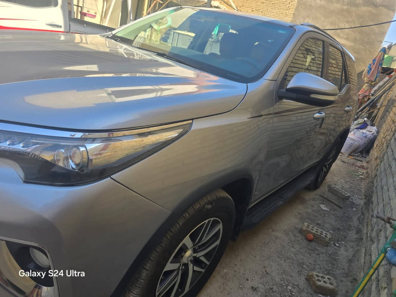 Fortuner 2017 VXR V6 96 km ***********
