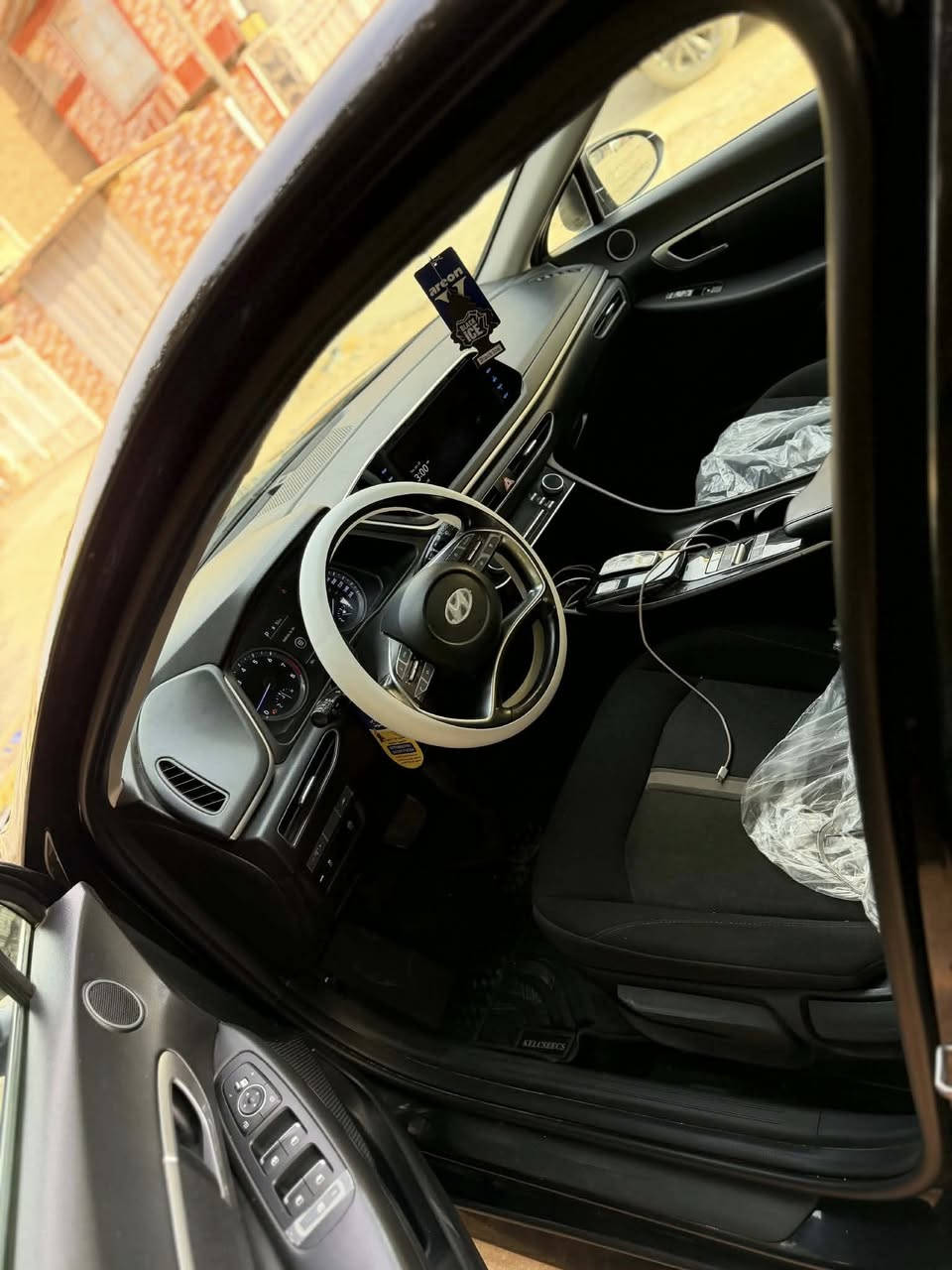 سوناتا ٢٠٢٣
مكينه ٢٥٠٠ تنفس طبيعي 
فول موصفات عده البنوراما 
شاشه كبيره 
اوتو هولد 
سياقه ذاتيه
أربع انضمه قياده 
تحديد مسار 
سايد بريك بصمه
حادثه قبق صندوك 
صبغ فقط 
ماشيه ٣٣ mi
رقم بغداد جديد باسمي
مكانيً حله
السعر١٥٧
***********
