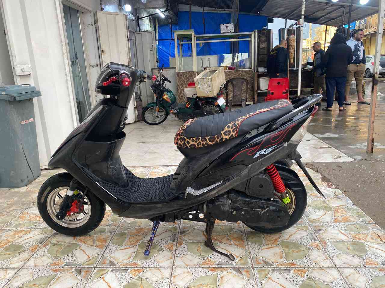 سلام عليكم لبيع دراجه ماكس عدله كمله من كلشي مابيه اي نقص سلف هندر مكينه خير من الله اي شي مناقصه دراجه كامله الخر حبايه من كلشي مكينه خرسه بشرط كله شغاله مكينه بلادي سعر 525 وبيه مجال مكاني ديالى خالص هبهب رقمي ***********
