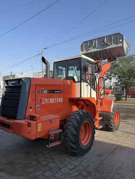 شفل كاوسكي 65 ZV وارد يابان
 محرك كمنز بم ونوزل
 لون بلادي بدون صبغ
 مشتغل 1700 ساعه فقط
 شفل جديد جداً
 بغداد شارع الضلال ***********
