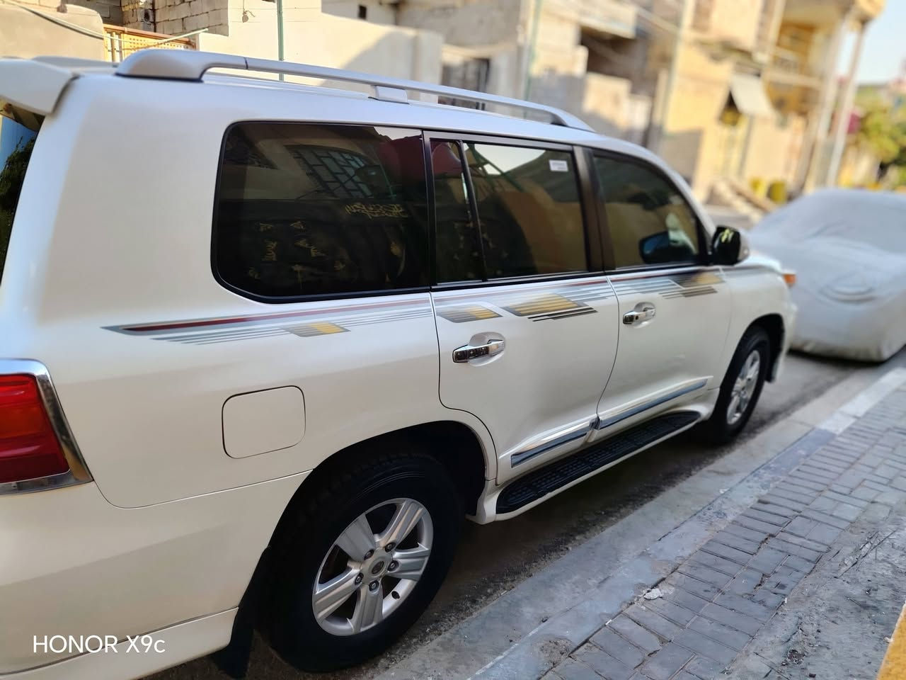 لاندكروز للبيع موديل ٢٠١٣
رقم بصره باسمي
السعر, ٣٢٠ وبيهه مجال 
خليجيه
التفاصيل الاتصال على الرقم
***********
