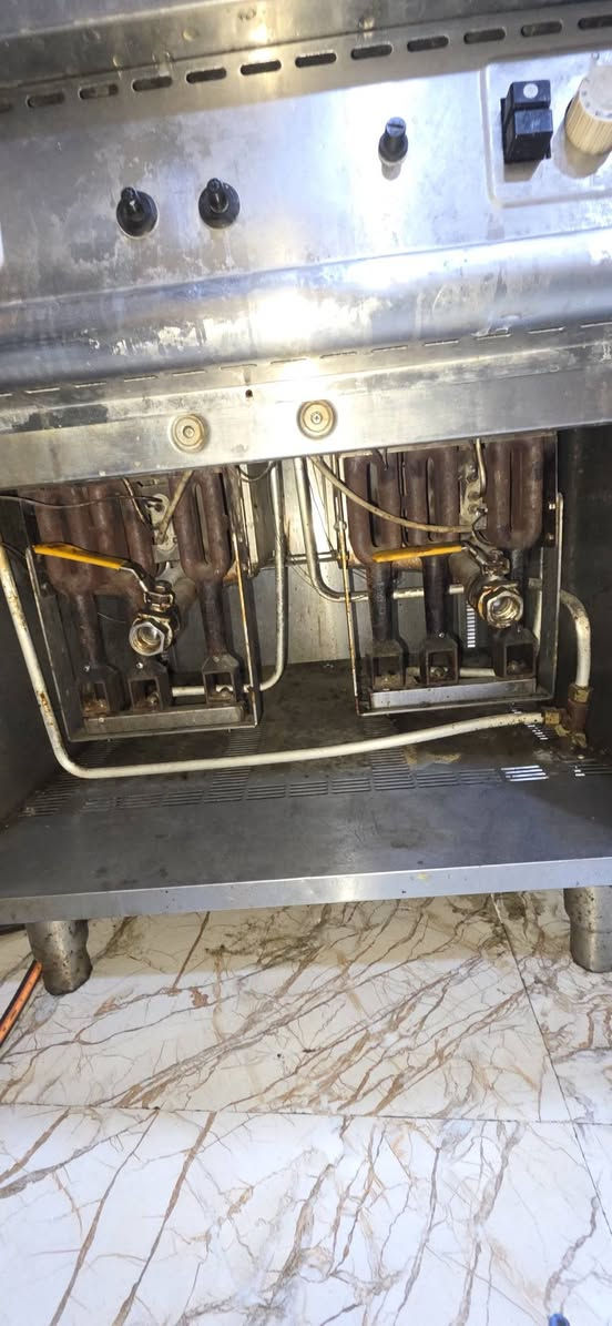 قلاية زنكر وفنكر للبيع حوضين ستل ستيل اصلي كل حوض 3 مشاعل + سلات اصلية 2 مستعملة شهر واحد جديدة بسعر مناسب جدا
*********** 
متواجد ماسنجر وواتساب 
قلاية زنكر وفنكر للبيع حوضين ستل ستيل اصلي كل حوض 3 مشاعل + سلات اصلية 2
