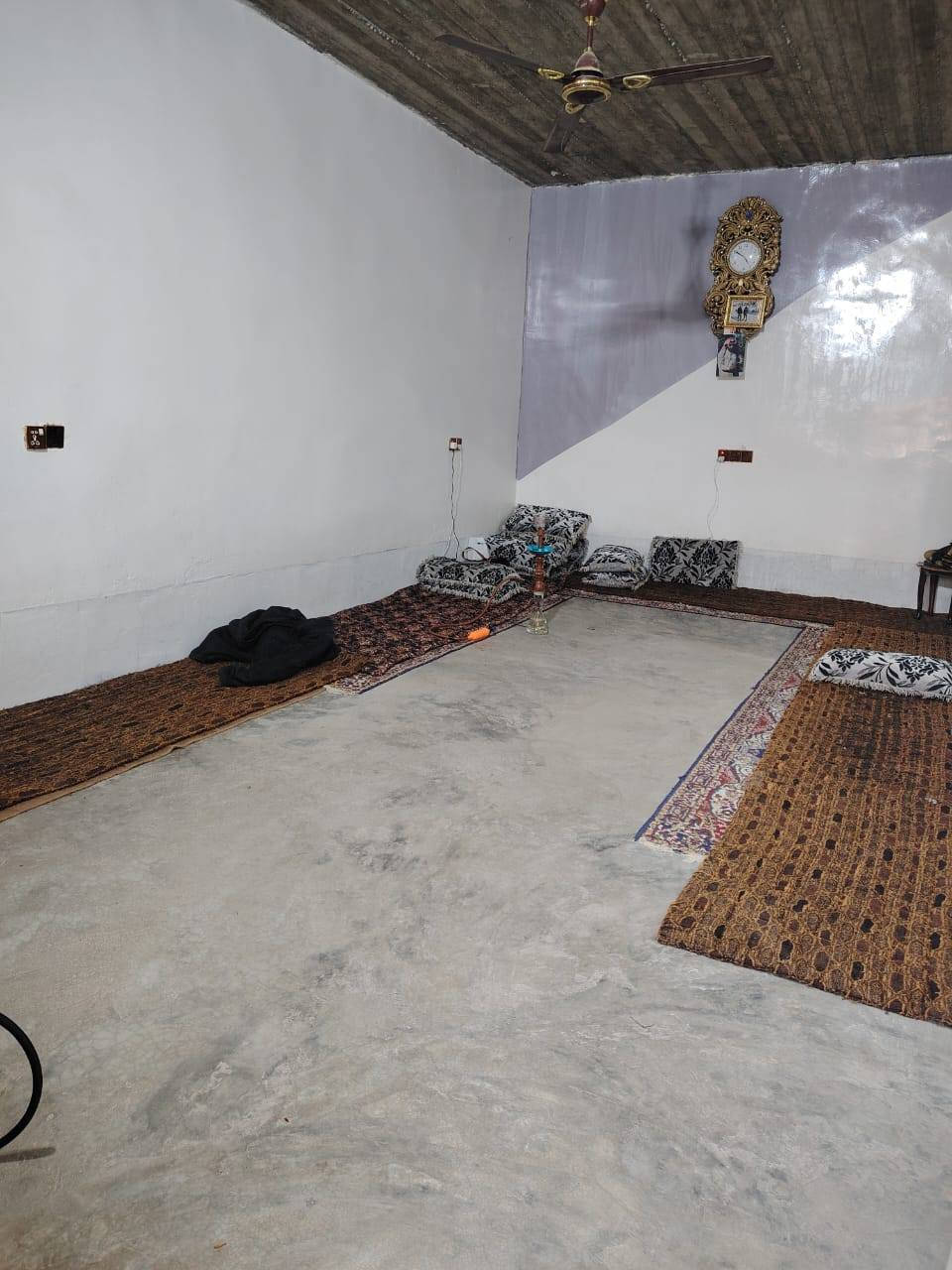 السلام عليكم مشتملات للبيع جاهزات زراعي بس تشيل غراضك تسكن مساحه القطعه 300 متر بناء كل مشتمل مساحته 200 متر مشتملات واحد بصف واحد يتكونن كل مشتمل غرفتين نوم مطبخ وهول وربعه وصحيات المكان  محافظة صلاح الدين دار السلام بالقرب من مشروع مي السعر مشتملات ثنينهن ب30 مليون بلاش بلاش وين شرايه الي يشتريهن ثنينهن كبل يجرهن للاستفسار على الرقم وحياكم الله *********** بيع مستعجل حيل
