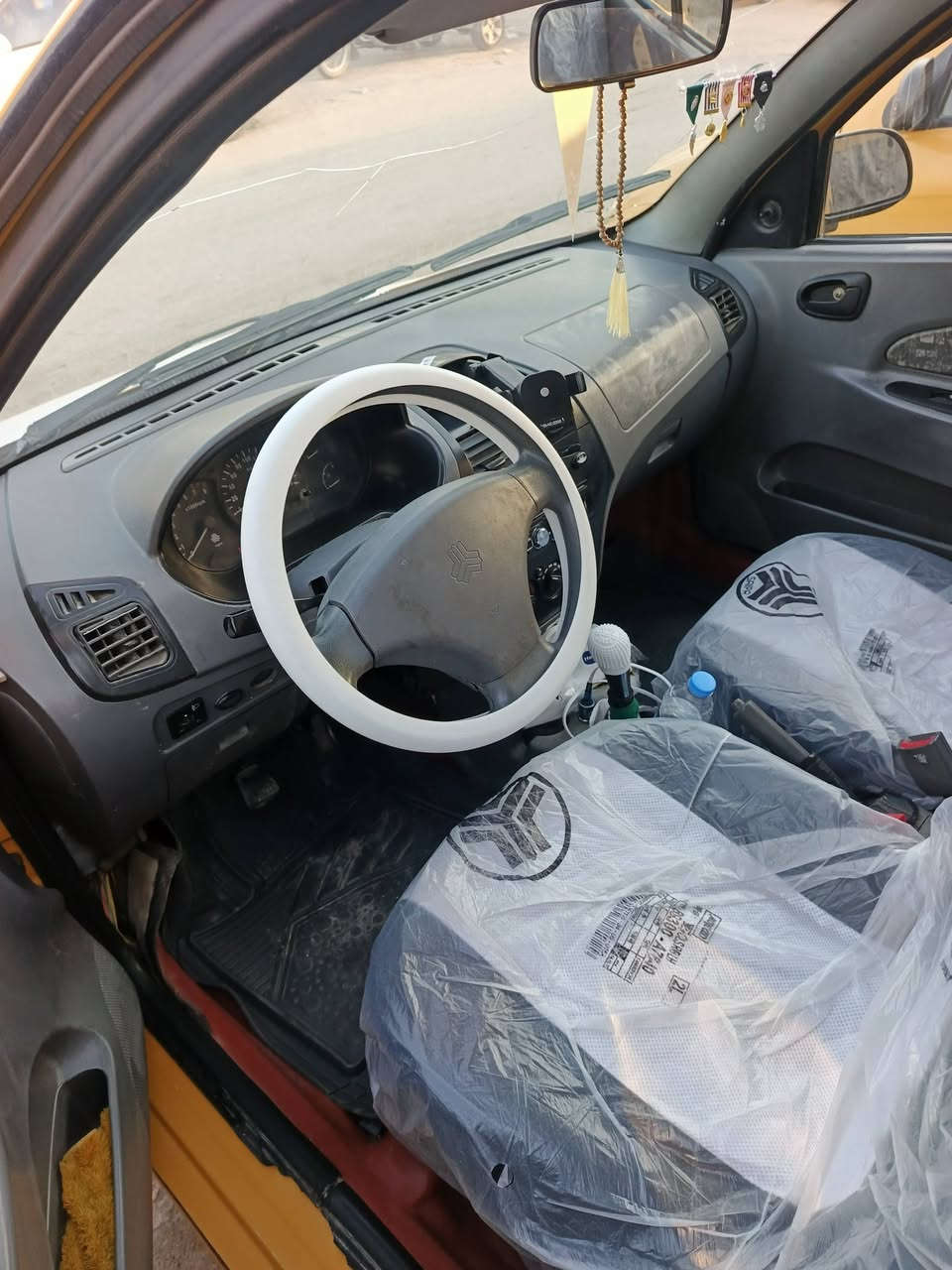 سلام عليكم 
طيبه للبيع مديل ٢٠١٥ سيارهجاهزه ع اخر حبايه تخم تاير كير مكينه بلكارتون حداديه من طول لطول جديده سياره جاهزه للخير نقصها بس تقسيم مال الكير بلتبديل دطلع لقه متكلفلها ٣٠ الف بس لله يشهد دوام ومفارغلها وستوها صارت عندي تبريد ع شرط نقصه غاز تدفئه خير من لله رقم بغداد الجديد مصفره هيئه وغرامات وبيها وصل وبحث وجاهزه للاخير راعيها يريد تحويل يعني شرط سياره متبقه يومين كبل تداور صبغ بيها بس المكان المحدد وسويه بلدوسات الباقي مكفول سياره حلوه ومرتبه سعرها ٤٥ مجال حك جيتك بيك خير ودلل 
مكاني كربلاء 
***********
