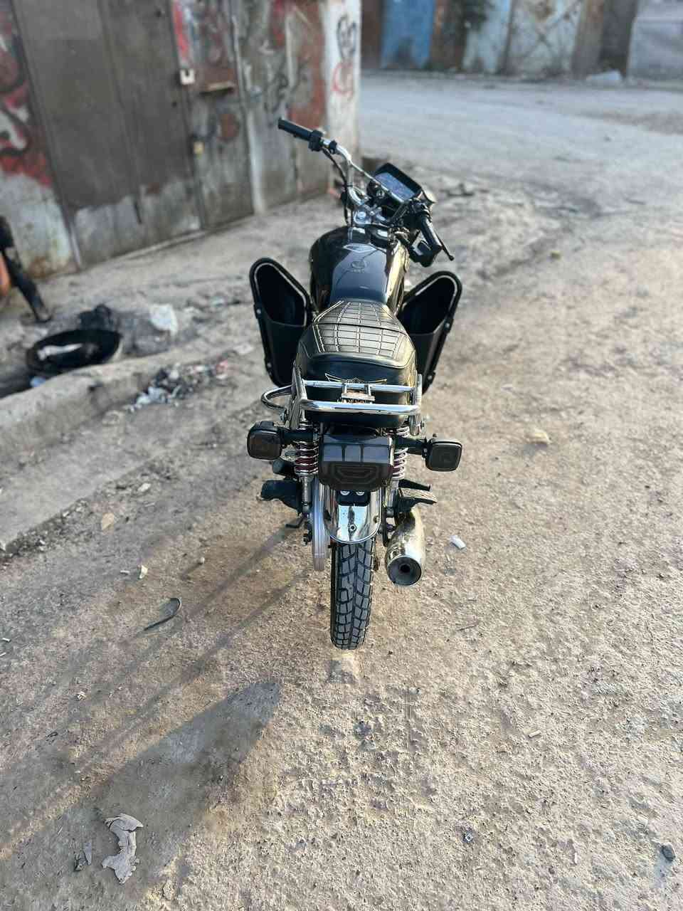 سلام عليكم دراجه يراني مديل 2024مكينه ناعمه كهربائيات كامله ماناقصه ايشي مكينه ربعه سعرة550وبيه مجال عنواني بغداد شعب ***********
