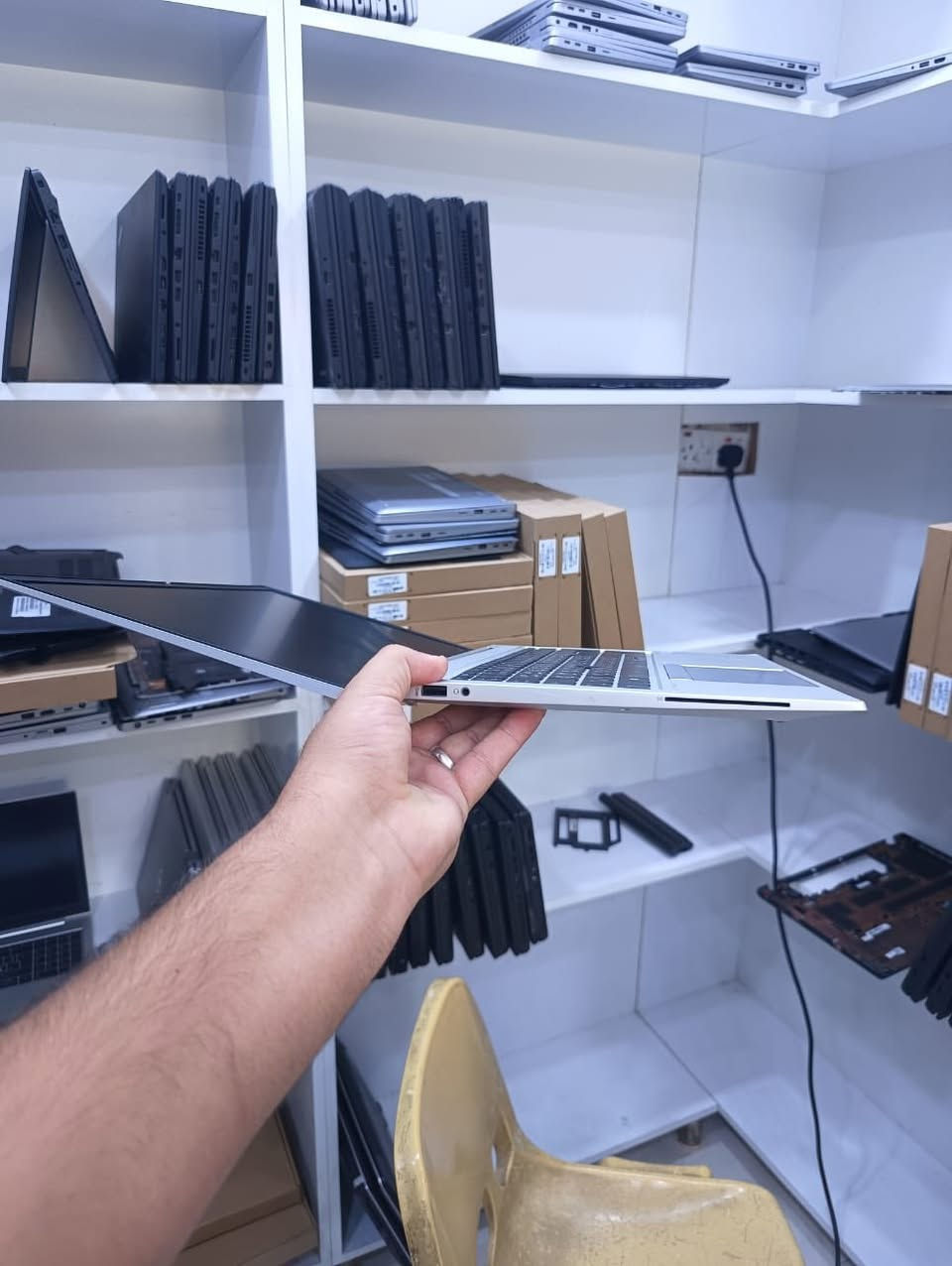 سلام عليكم لاب توب Hp elitebook 850 g7 للبيع
مواصفات موجود موجود
توصيل موجود لكل محافظات
سعر خاص


**إذا كنت صاحب هذا الإعلان وتريد حذفه لأي سبب، رجاءا أرسل رسالة إلى الدعم الفني**