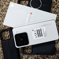 Xiaomi 15  كامل ملحقات نضافه 100% مستعمل يوم واحد  الشاشة:6.36 بوصة - ...