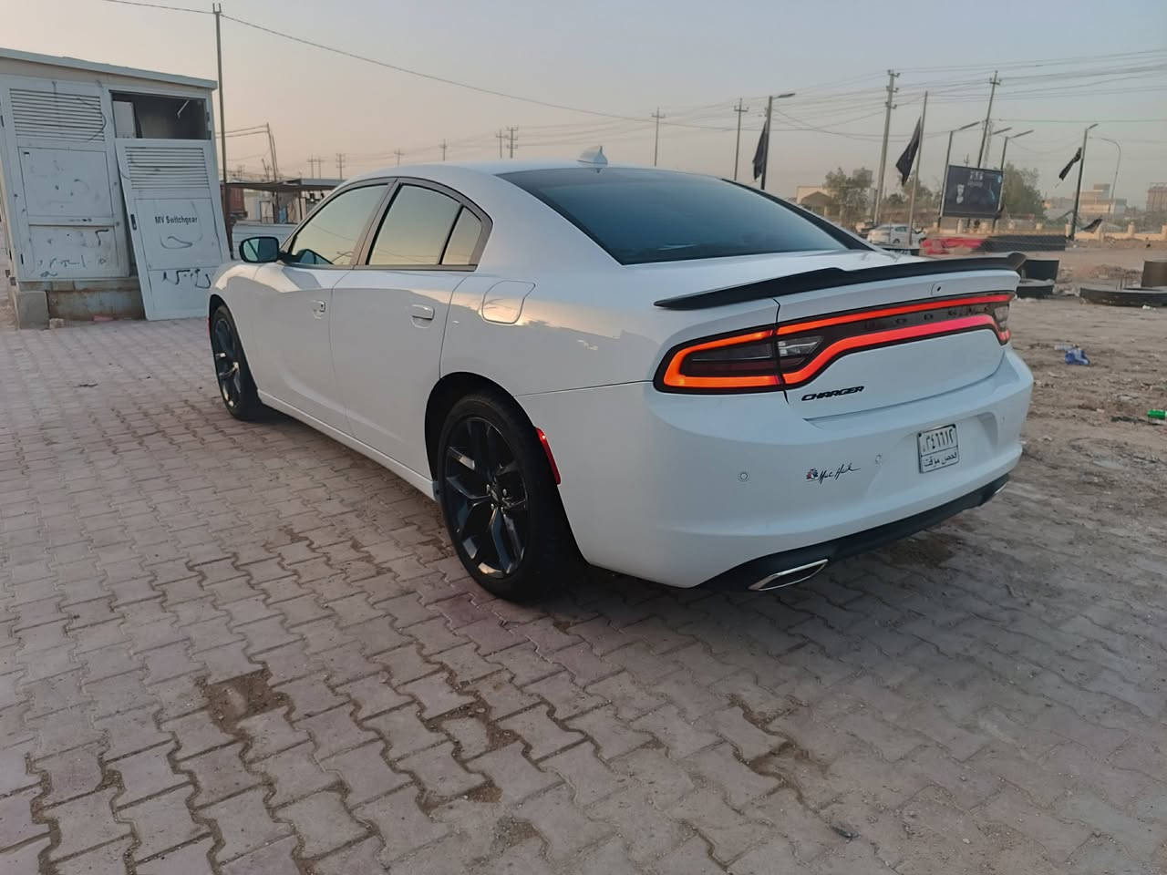 جارجر 23 اصل 
بدون تبديل بارد بل بنيد وتكحل باب السائق 
ماشيه 5 الف فقط 
جديده كلش بدون نقص 
منفيس بسمي تريد مرقم بغداد ترهم ارقمه للمشتري 
سعره 240 بدون رقم واذا مرقم بغداد  265
مكانه سماوه ***********
