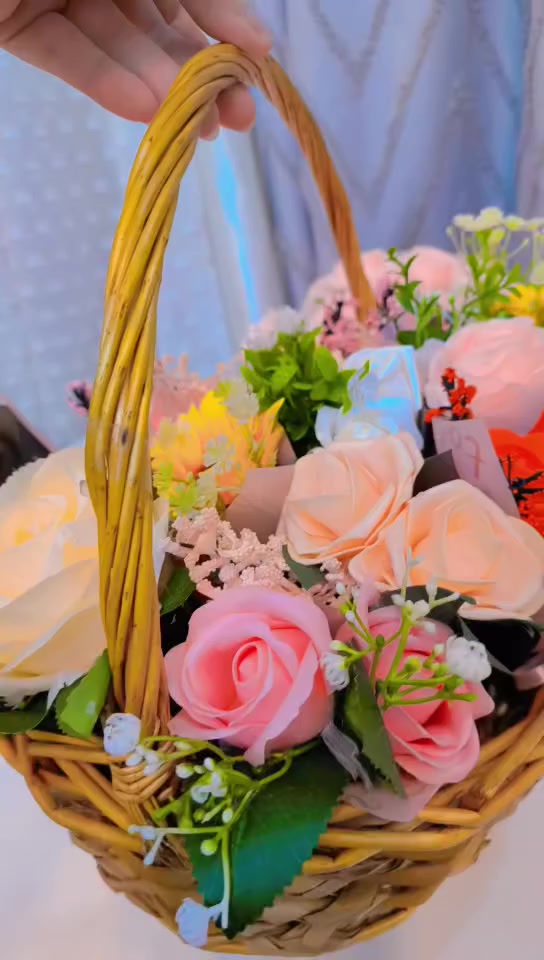 السلام عليكم اشتغل ورد صناعي بوكيهات كبيره وصغيره وحته ورده وحده اشتغل وحسب الطلب اي شي يعجبكم اسوي 
وهذا رابط صفحتي اتمنى منكم تنطوني لايك https://www.facebook.com/share/r/1MrywHK3D2/


**إذا كنت صاحب هذا الإعلان وتريد حذفه لأي سبب، رجاءا أرسل رسالة إلى الدعم الفني**