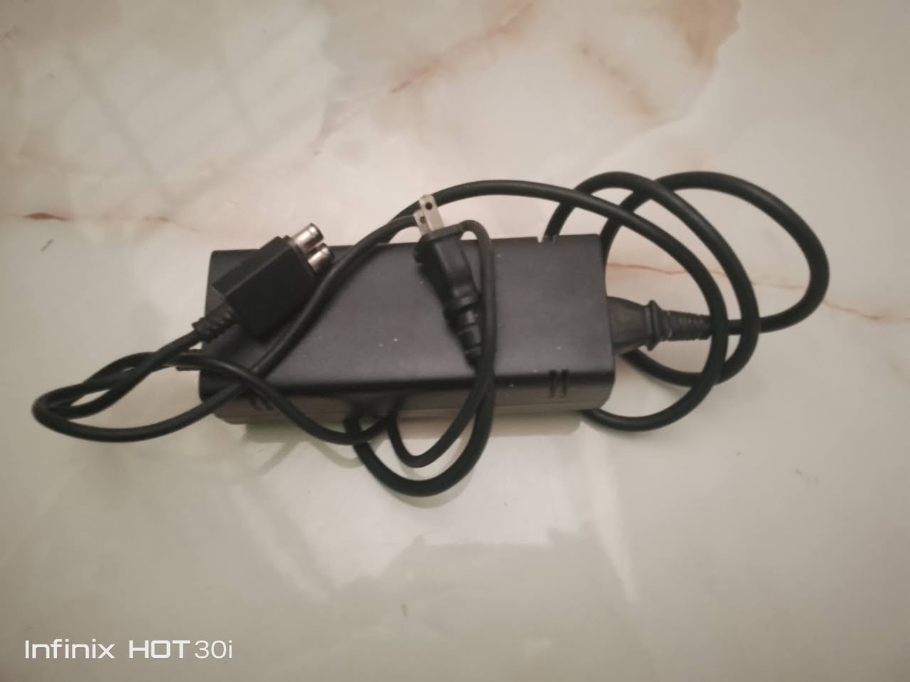 السلام عليكم
جهاز Xbox 360 سلم 
مهكر واجهة اورورا
مساحة 250g
ملحقاته
1- محوله و كيبل hdmi
2- يدتين وحدة اصليه و وحدة تجارية ( للأمانة اليدات بيهن شوية مشاكل ) و بطاريتين مال اليدات + بطاريتين قابلات للشحن 
3- فلاشة  ( 16g) fat 32 تكدر تنزل اي لعبة  و تنقلها على الجهاز
العاب موضحة بل الفيديو و تكدر تضيف
السعر 135 و بي مجال للطيبين ( توصيل موجود )


**إذا كنت صاحب هذا الإعلان وتريد حذفه لأي سبب، رجاءا أرسل رسالة إلى الدعم الفني**