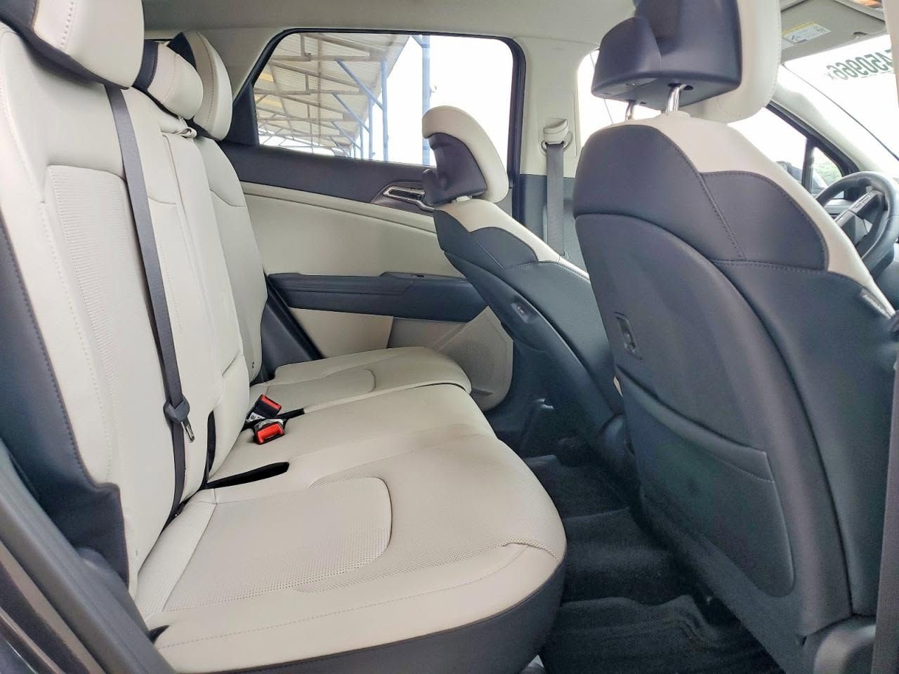 � سيارات من أمريكا وكندا بأسعار أقل من السوق!
نوع السياره :2026 KIA SPORTAGE EX

محرك :2.5L 4
الحادث مثل موضح بل صور 
السعر يحدد داخل المزايده
تاريخ المزاد✅ 2026/7/9
مع مكتب الرافدين  للمزادات الأمريكية والكندية تكدر تشتري سيارتك مباشرة من أكبر المزادات العالمية بكل أمان.
🚗 نوفّر لك:
🔹 شراء مباشر من مزادات Copart و IAAI
🔹 تقرير Carfax لمعرفة تاريخ السيارة الحقيقي
🔹 نوفرلك شحن بحري إلى العقبة ومرسين و بصره ودبي
🔹 تخليص كمركي عبر منفذ طريبيل 
ومنافذ كردستان وبصره 
🔹 متابعة كاملة للسيارة من المزاد إلى 
أن تصل إليك كما موضح با صور 
🔹 شحن عبر شركات عالمية وتأمين 100٪ على السيارة
💰 وفر آلاف الدولارات واشتري سيارتك بنفسك من المزاد.
📍 العنوان:  بغداد  الغدير مجاور مطعم الجابر  
📩 راسلنا الآن على الخاص لنرسل لك السيارات المتوفرة حالياً في المزادات.
للاستفسار ع الأرقام التالية 
***********
***********
***********
