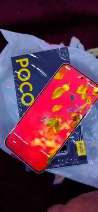 بوكو F7 • ٥١٢ • مكفول