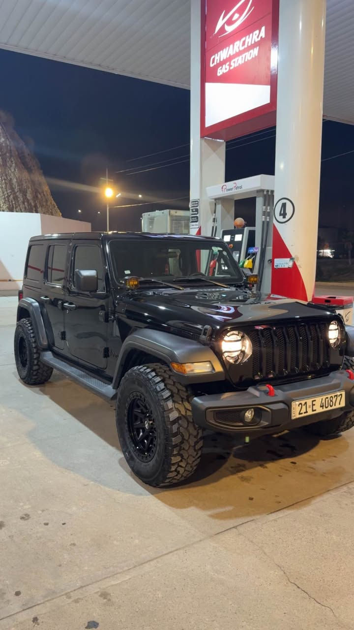 سەیارەیەکی تابڵێی پاکە 36,000زۆر کەم ڕۆشتوە 
مەکینە ٢٠ زۆر کەم بەنزین ئەخوات  
بێ ئێرباگ پێشو دوای کەپسە 
بەس دۆسەی لەی سەکن بۆیاخە لەگەڵ کەمێک pdr لە هەردوو دەرگای سەکن بەس بەشی خواری دەرگاکە زۆر جوان چاک کراوەتەوە
 بەناوی خۆمەوەیە خرامە تەحویل بە شەرت
 گێرو مەکینە بە شەرتی فەحس کردن
 سەناوی تاوەکو 2029 تازەیە رێک بیکە بە ناوی خۆتەوە مەسرەفی هیچ تیا نیە سێرفسی کاملم کردوە یەک دینەر مەسرەفی نیە وەکو سفروایە 
📞*********** شربازهير, السليمانية
