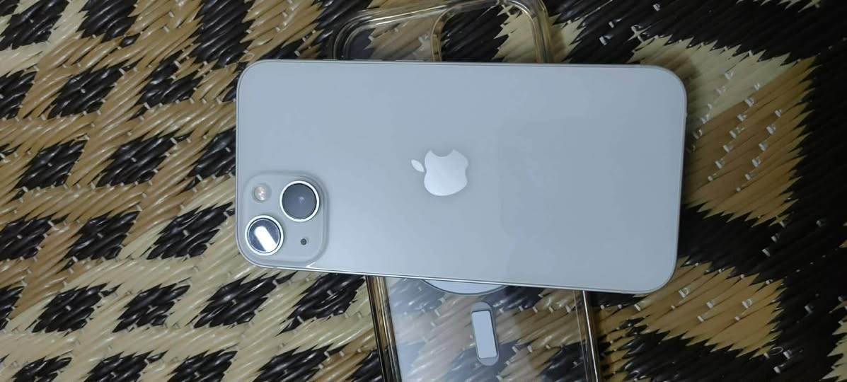 ايفون. 13 عادي للبيع
موبايل نضافه%100✅
دبل سيم✅
بطاريه بلادي 94✅
شاشه بلادي 3خيارات ✅
كاميرات شرط فيس ايدي✅
 كله شرط وانطيك ضمان أسبوع  ✅
بطاريه قطاره مال شحن  ✅
وين تريد نروح نفحص   انطيك شرط ✅
 عنوان موصل حي القاهرة  رقمي واتساب 
***********
