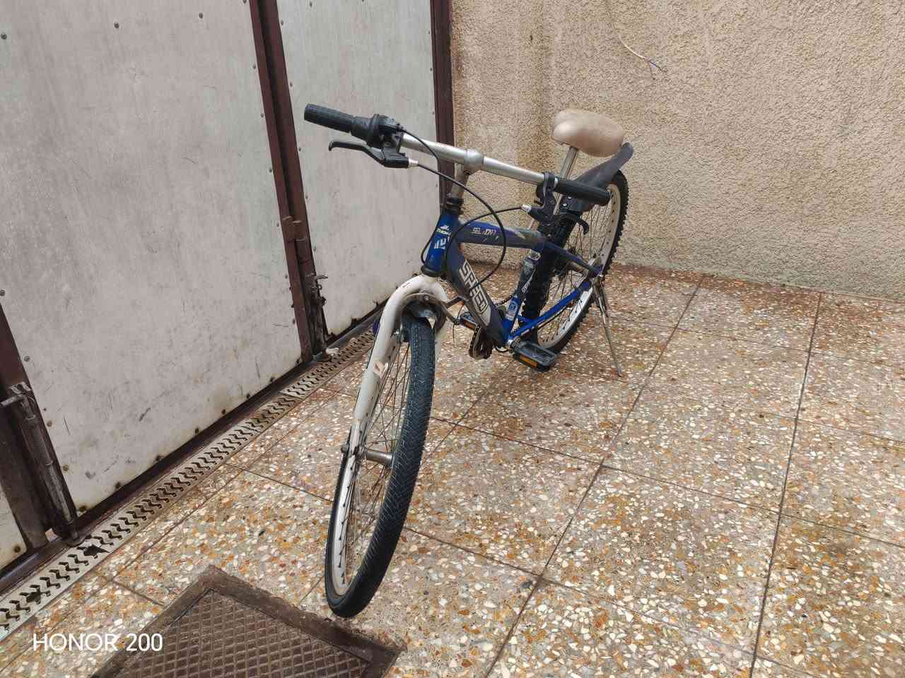 تخفيض
بايسكل حجم 24 ابريكات امامي خلفي مكينة شيمانو 6 سرع خليفة السعر 60
للتواصل
***********
