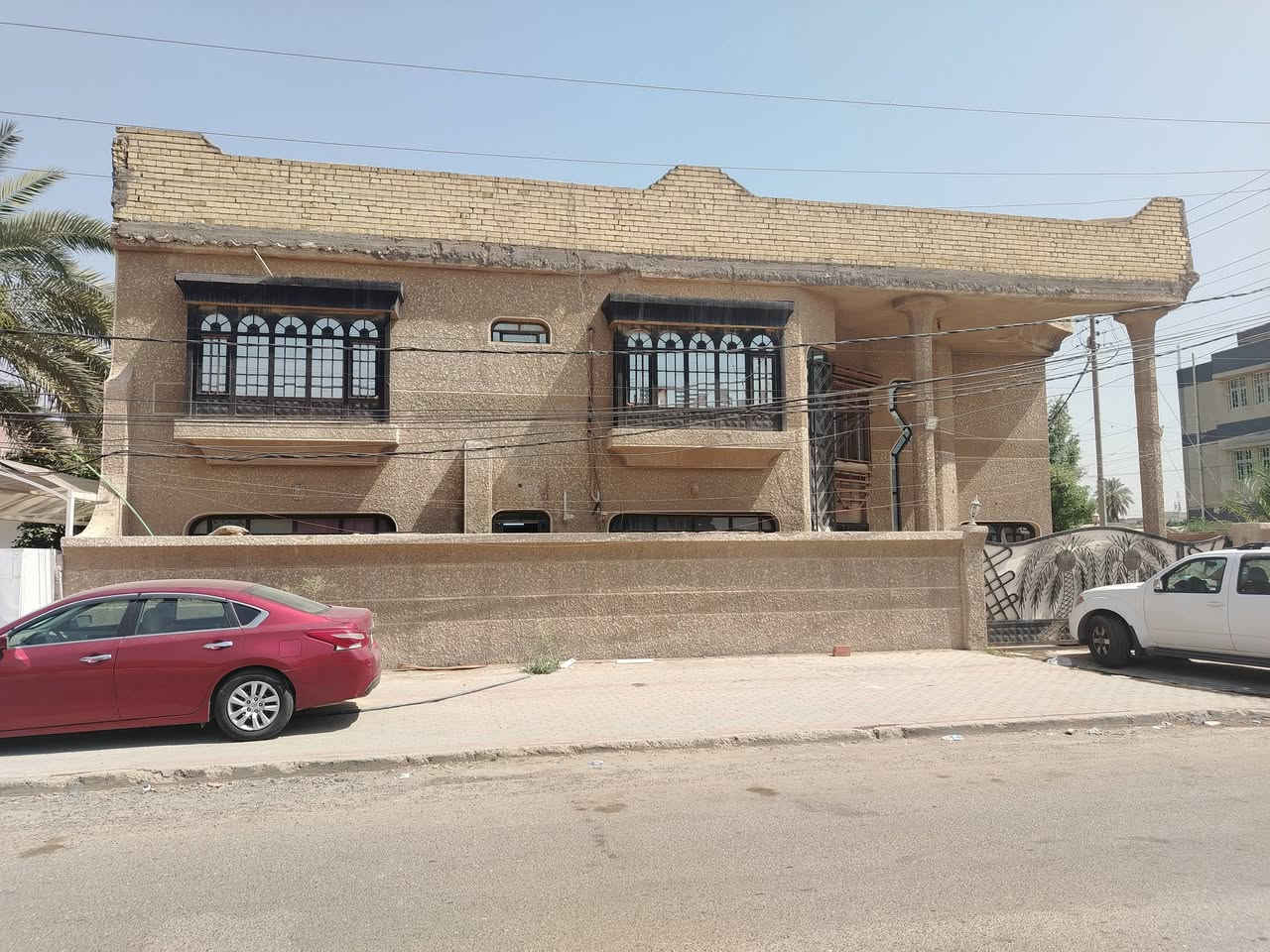 ا
لسلام عليكم قطع من دار٥٠ متر واجهه ٥ متر ونزال ١٠ متر على شارع تجاري عريض حي الأطباء شارع جامع شنشل  للاستفسار التواصل ***********
