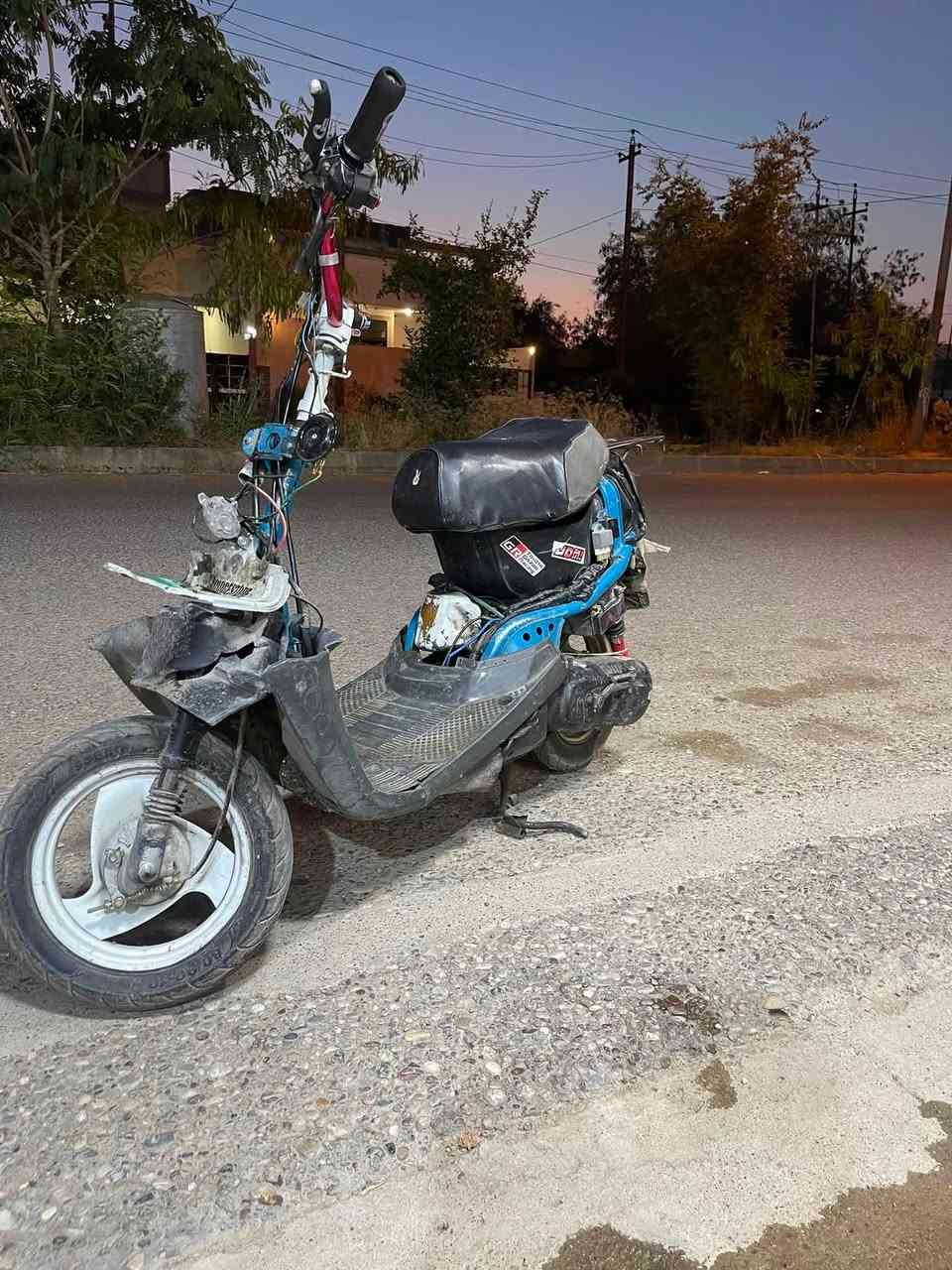ياماها للبيع اي عيب مابي بس يحتاج باتري حتى سلف يشتغل هورن و لايت شغالات شاصي بل شرط اكسل بل شرط شرط مكينه ما مفتوح سعر عل خاص ***********
