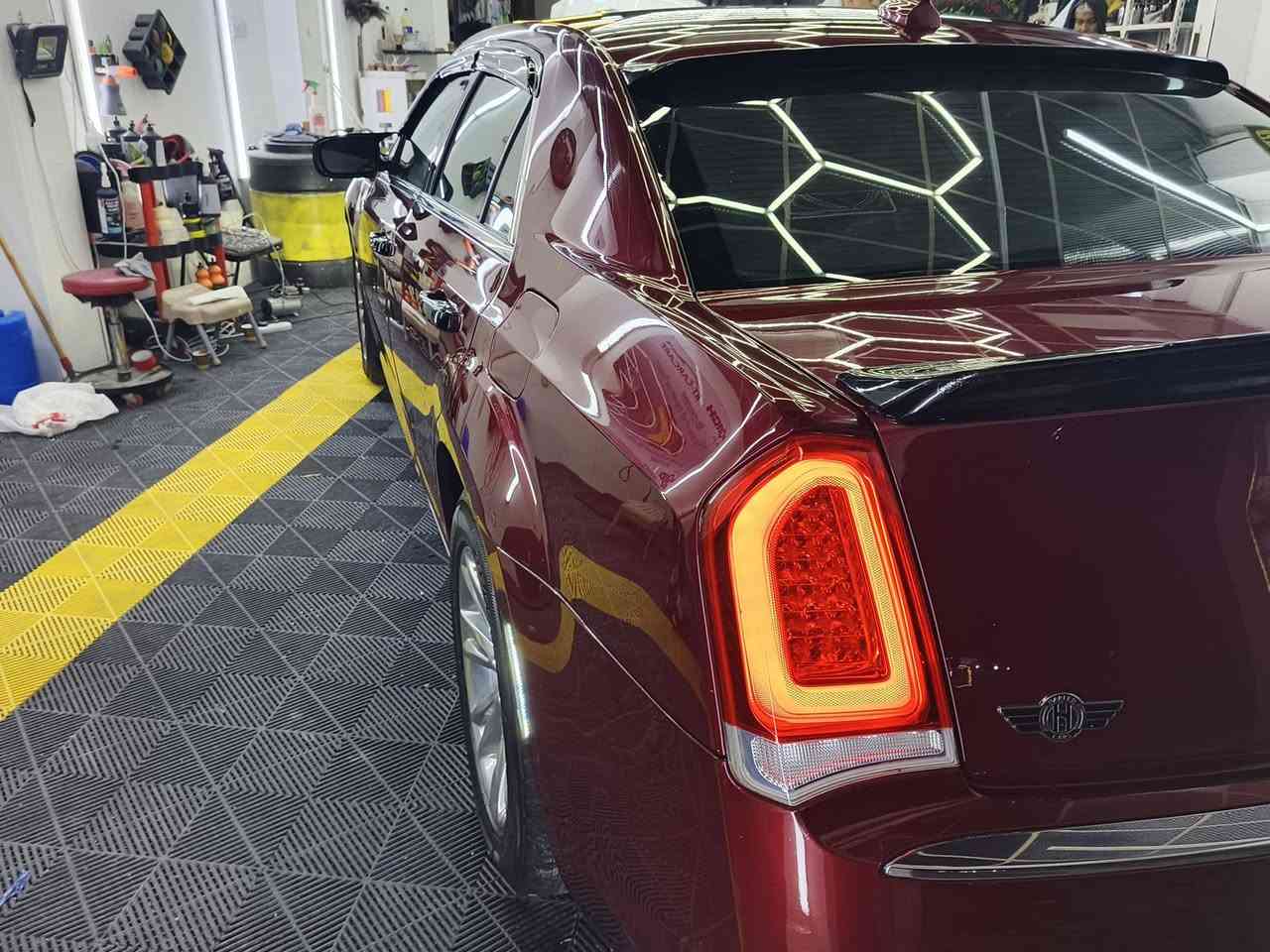 للبيع اوباما 2017 C  سياره جديده ونضيفه حيل وبل خير عل ياخذهه
‏مكفوله ماعده باب مبدل وباب صبغ فقط
المواصفات c
حداديه وتخم تاير جدد توني بدلتهن 
كشنات فول كهرباء مع تدفئه 
الكشنات الخلفيه تدفئه  
السعر 220$$ وبيهه مجال 
مكاني بغداد الشعب 
للاستفسار الاتصال على الرقم ***********
