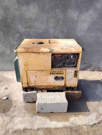 للبيع مولدات عدد ثنين 07832729302