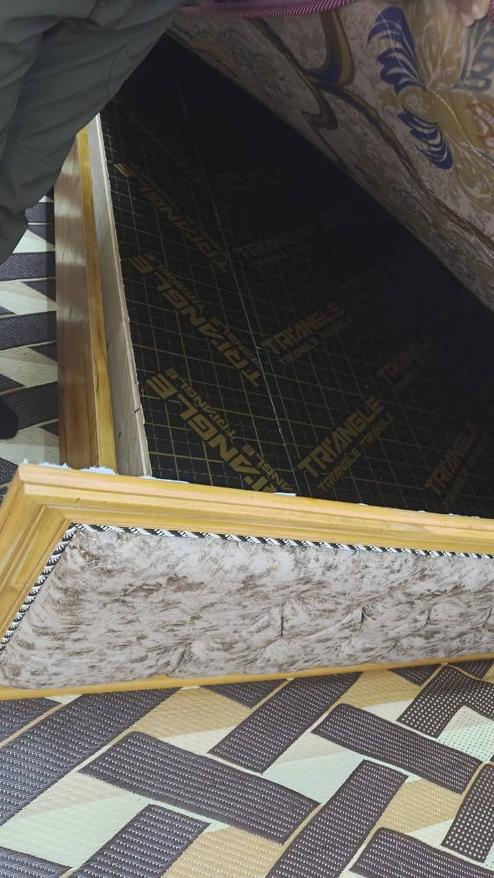 السلام عليكم 
تخت لبيع مع دوشك
سعر خاص


**إذا كنت صاحب هذا الإعلان وتريد حذفه لأي سبب، رجاءا أرسل رسالة إلى الدعم الفني**