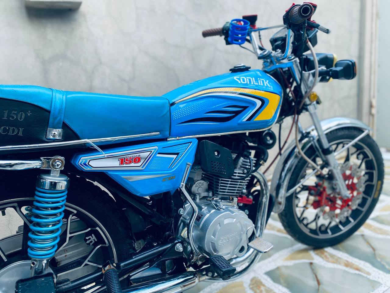 سيفان موديل 24نضيفه اوراق كامله لون مميز
للبيع وذا عندك مراوس عادي 
المكان بابل الحمزه الغربي اتصل وبيك خير وتدلل 
***********
