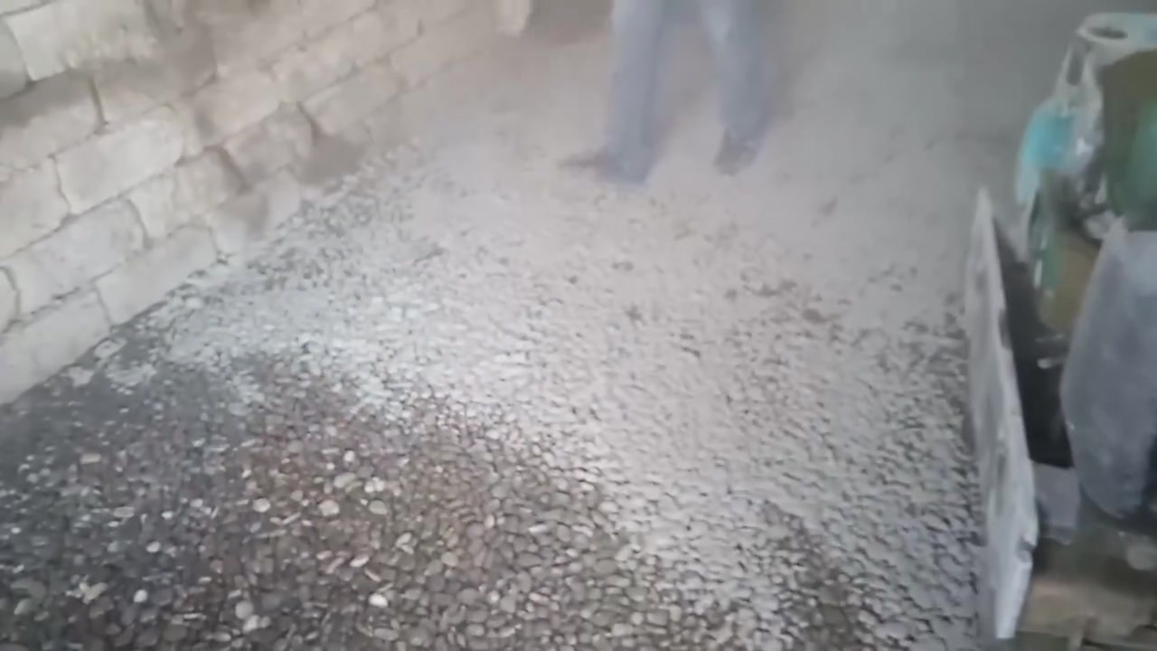 حادله يدويه واحد طن حدل بيوت داخل وخارج  وحدل بطريقة اسمنت اقوى انواع الحدل الاتصال على الرقم التالي ***********
