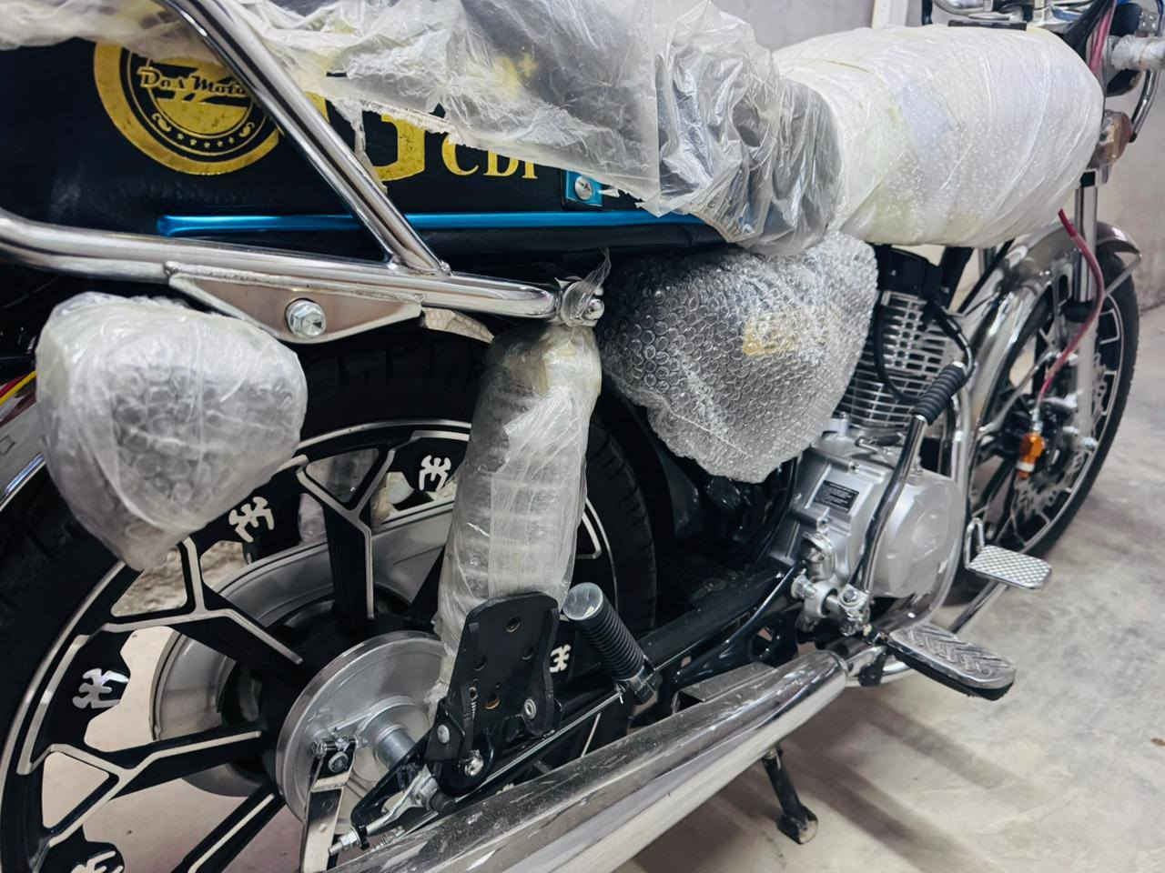 دراجه سافاني
تفاصيلهة موديل 26 محرك 25 اوراقهة كاملة دراجه ثالث تبديله دهن كهربائيات كلهة شغاله وما بيهة اي خلل دراجه كامله مكمله بعدها جديده السعر خاص اي استفسار  ***********
