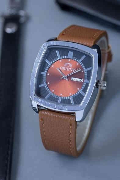 -أورينت رجالي📣

-وزن الساعه : 52 غرام⚡️

-قطر الساعه : 36 ملم👌

-نوع السير : جلد ✔️

-طلاء ثابت🤝

-نافذ شهري ويومي🗓

-مقاوم رذاذ الماء🌧

-سعر القطعه 10 يوجد جمله ايضا
📱  ***********
