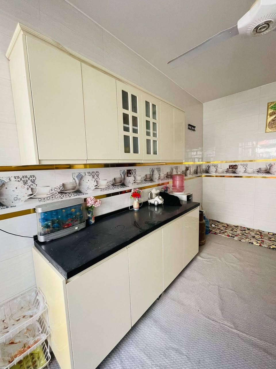 🏠 دار للبيع 
📍 الموقع: بستان الحلو / خلف كلية الامام الكاظم ع
✨ المواصفات:
▫️ المساحة: 100م
▫️طابو زراعي سند 25
▫️شارع عرض 5 م 
...........
🔹الطابق الارضي : 
_ مطبخ 
_ هول 
_ غرفه نوم  
_ مجمع صحيات
.....
🔹الطابق العلوي : 
_ غرفه نوم  
_ هول 
_ سطح
...................................
📞 للاستفسار والمعاينة: 
الاتصال على الارقام :
***********☎️ واتساب
او مراجعة المكتب 
الحلة _ الكرامة الشارع المشجر مجاور اسواق المطار 1 
✅ نستقبل جميع عروضكم السكنية 🏠 والتجارية 🏡 بكافة مناطق الحلة 
…………………………
