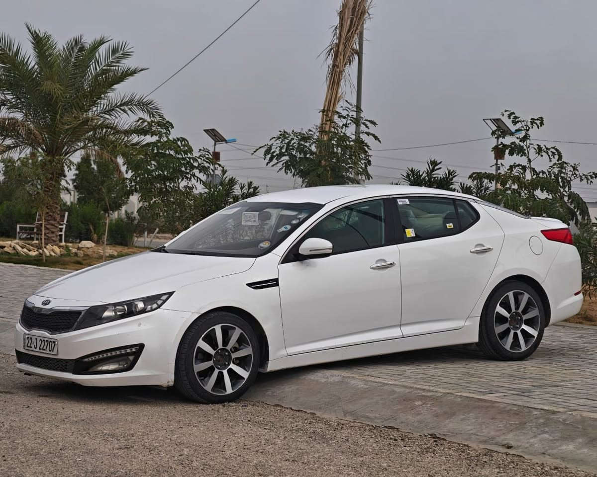 سلام عليكم
اوبتما 2012 خليجي 
فول مواصفات عدى الفتحة 
لون ابيض ثلجي 
مكينة 2400 دوش 
تبريد قطعتين ثلج 
حدادية جاهزة 100% 
مكينة نضيفه لا صوت ولا بخار 
كير بلادي ما مفتوح 
رقم اربيل دولي 
سنوية وهزة جديدة ما ساقطة 
بيها صبغ 4 قطع خلفيه 
بدون ضربه قويه 
بدون ضربه دواخل 
بدون فتح 
جاملغات وبيبان خلفيه فقط صبغ 

السعر 110 وبيها مجال 
مكاني نجف ***********
