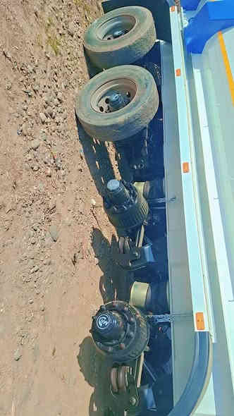 بسم الله الرحمن الرحيم 
النوع . عربانه بودي قلاب بحاره . 4 محور دبل تاير 2 دنكيل سبرنك 2 دنكيل جوبليس . رفاع 
موديل  2026. شركه . نجم حداد . شغل درجه واحد 
دنكيل  16 . جك كبير 
فصال زورزي . 
كامل جاهز لل شغل 
السعر  190 معا مجال 
عنوان معرض هوار . طريق دهوك موصل جمبور عميريه 
***********
***********
