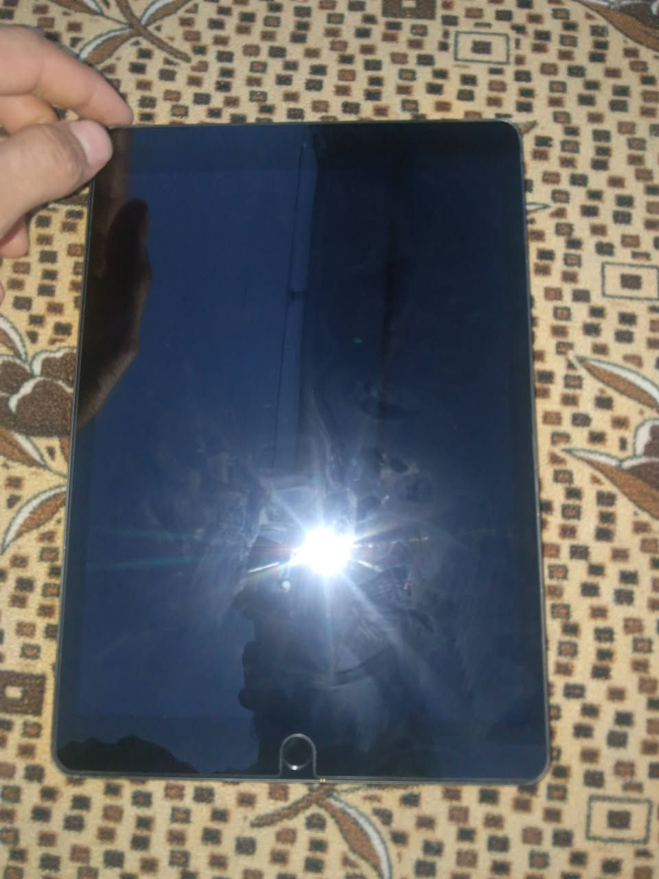 سلامه عليكم اخوان ايباد9للبيع
سعر خاص ***********
