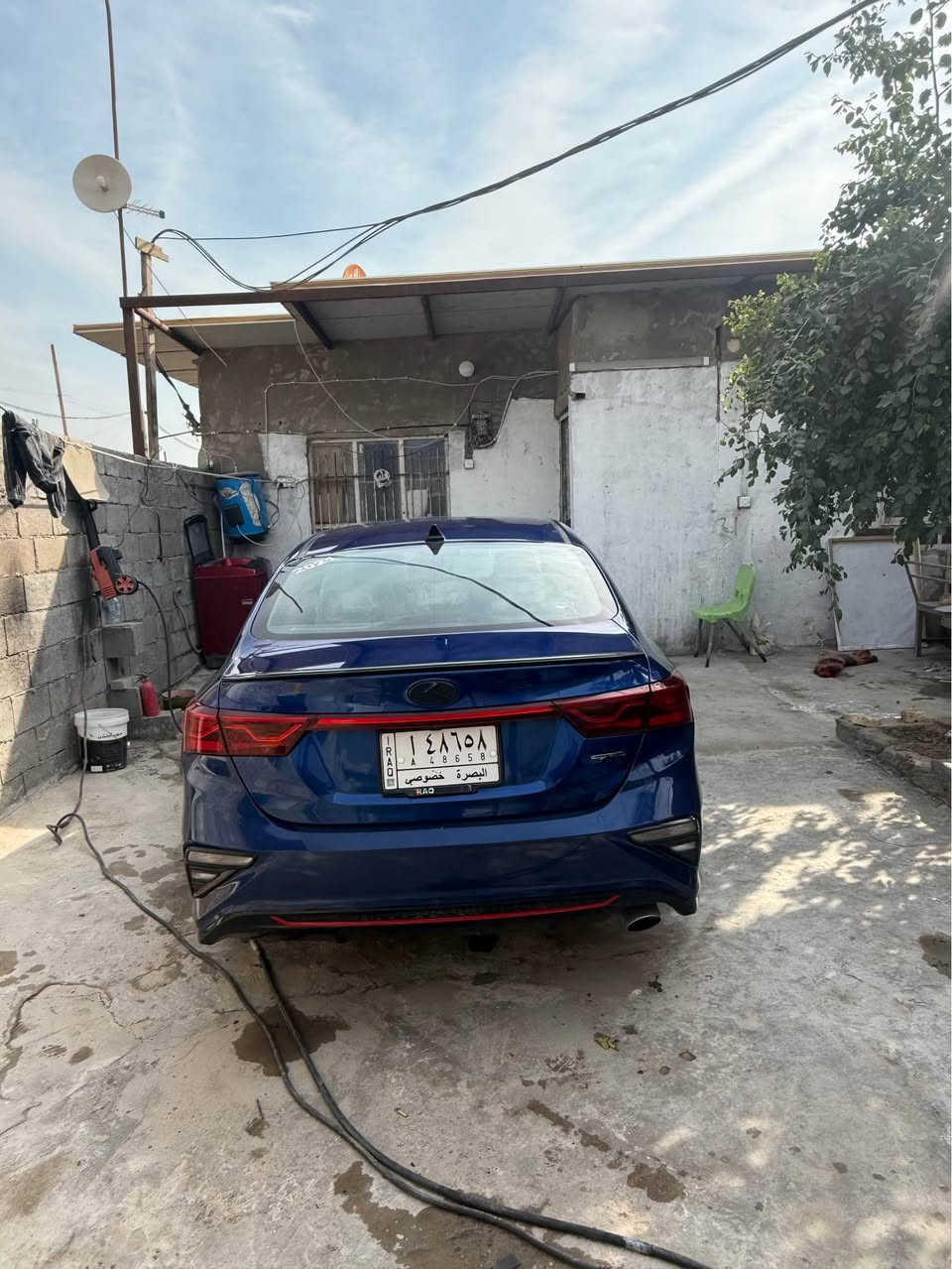 السلام عليكم ورحمة الله وبركاته 
كيا فورتي موديل 2021 جيتي لاين معوقين وكاله عامه
 رقم بصره 
السياره فول مواصفات ماعده التنته. 
كير At المرغوب  
حادثها امامي  بنيد 
وشوي تعديل بجاملق راسلني وادزلك صوره الحادث 
بدون شواصي بدون لغد. 
وبيها طختين أثناء التحميل بلميناء. بارد بس ما اشتغلتهن
السياره مبدل بيها كازكيت فقط. 
ماشيه 46ميل. 
السياره جديده الله شاهد ما ناقصها شي 
السعر 138$ وبيه مجال قليل جداً. 
العنوان البصره التنومه. 
رقم الهاتف *********** البصرة, العراق
